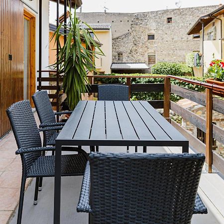 Cozy Castello Apartment Манерба дел Гарда Екстериор снимка