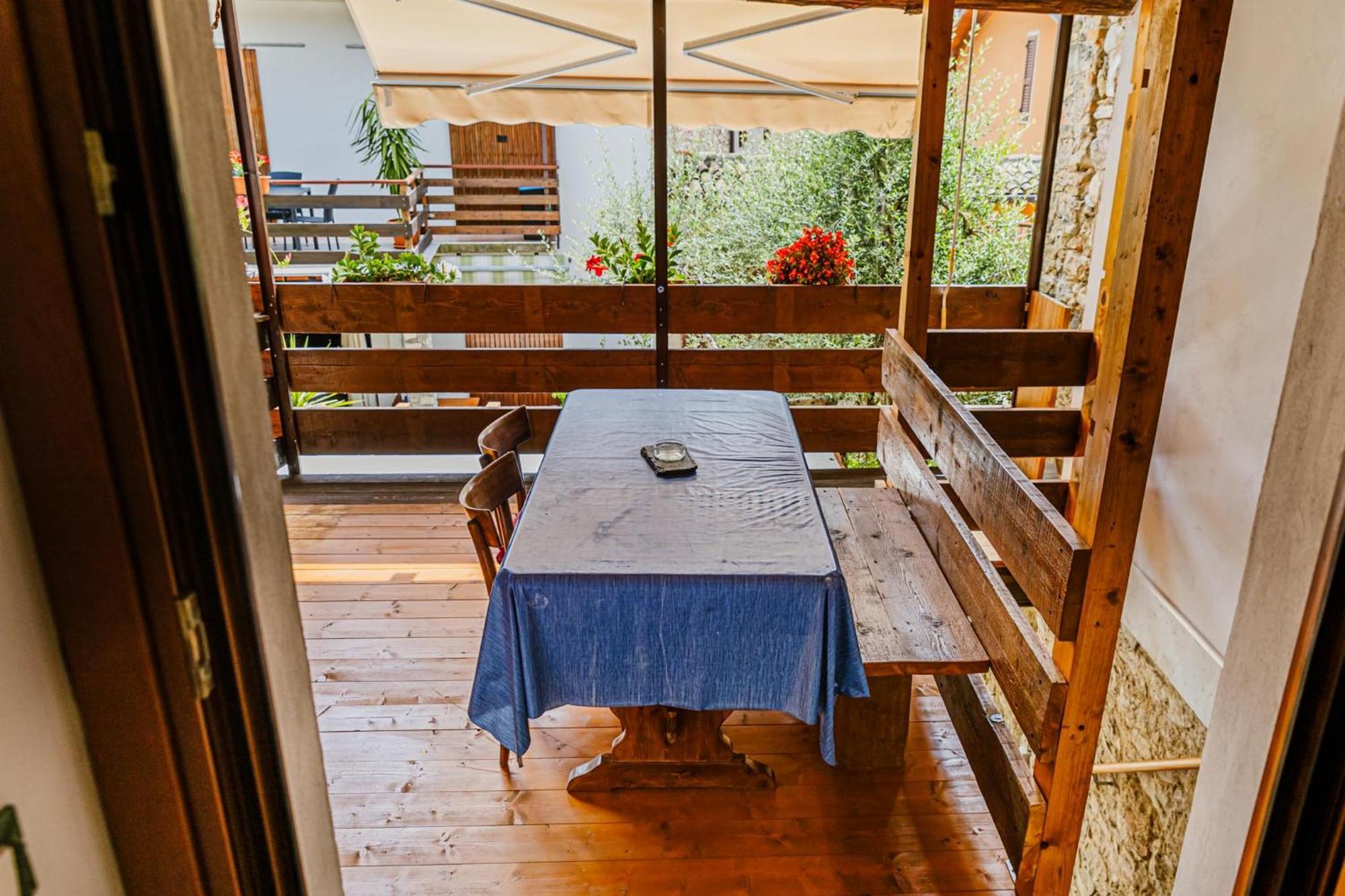Cozy Castello Apartment Манерба дел Гарда Екстериор снимка