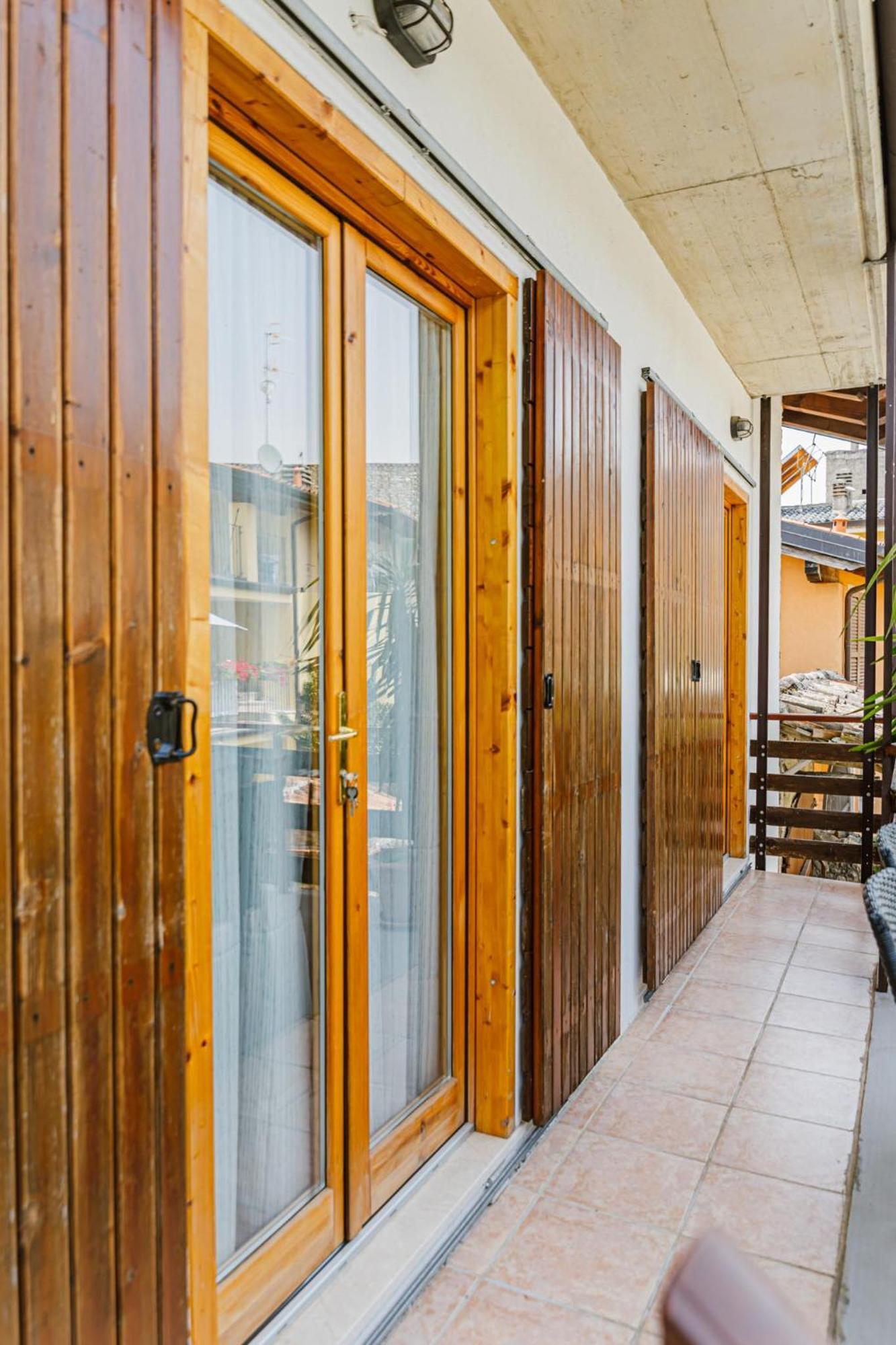 Cozy Castello Apartment Манерба дел Гарда Екстериор снимка